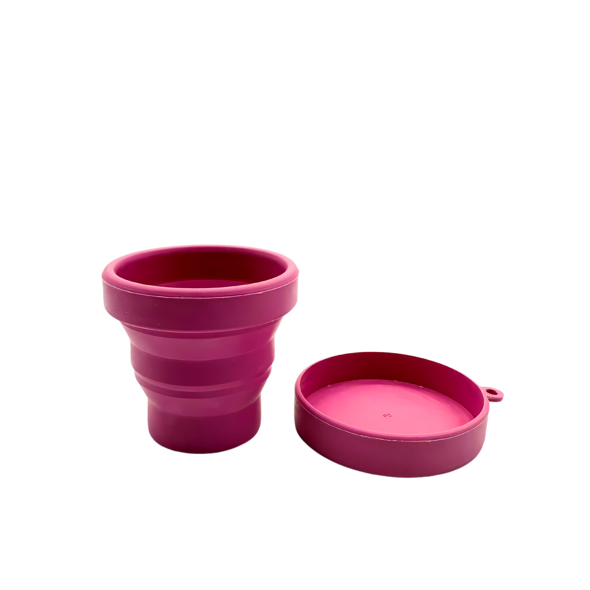 Pinkfarbender Becher aus Naturkautschuk mit Deckel zum Reinigen des Period Cups